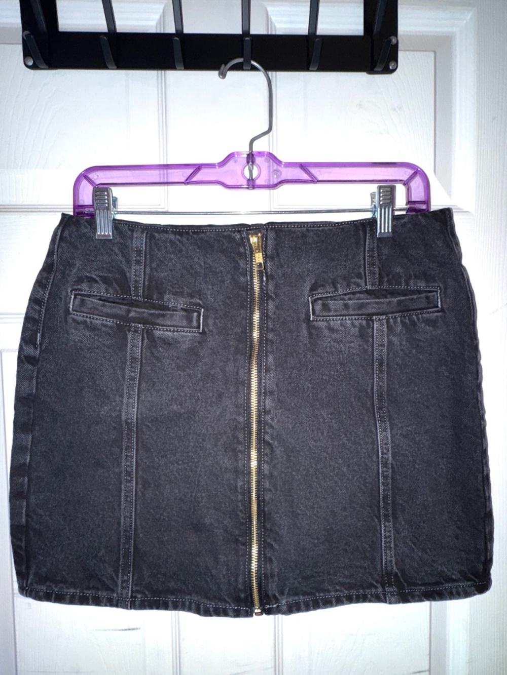 Old Navy Mid Rise Black Washed Denim Zipper Front Mini Skirt
